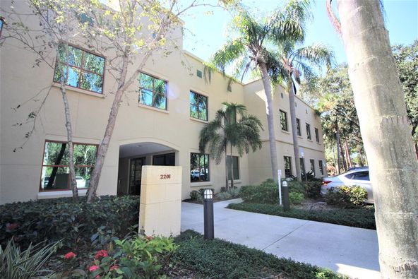 Live Oak Office Center: 2201 Cantu Court, Sarasota, FL 34232
